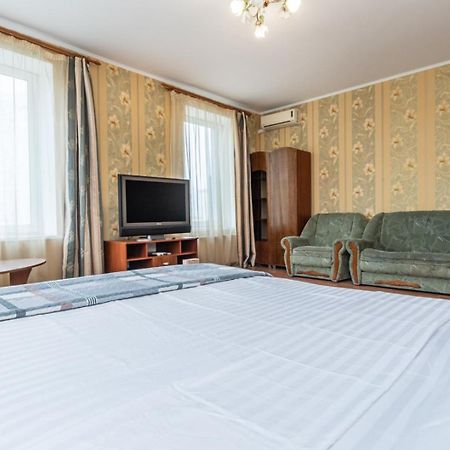 Комфортная Квартира На Метро Осокорки Apartment Kiev Bagian luar foto