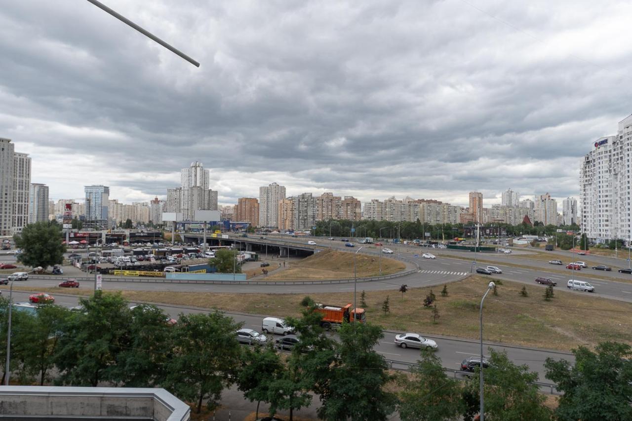 Комфортная Квартира На Метро Осокорки Kiev Bagian luar foto