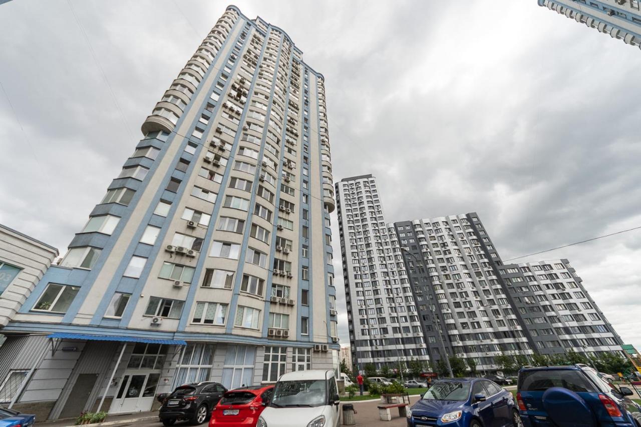 Комфортная Квартира На Метро Осокорки Kiev Bagian luar foto