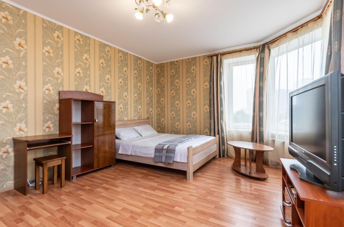 Комфортная Квартира На Метро Осокорки Kiev Bagian luar foto